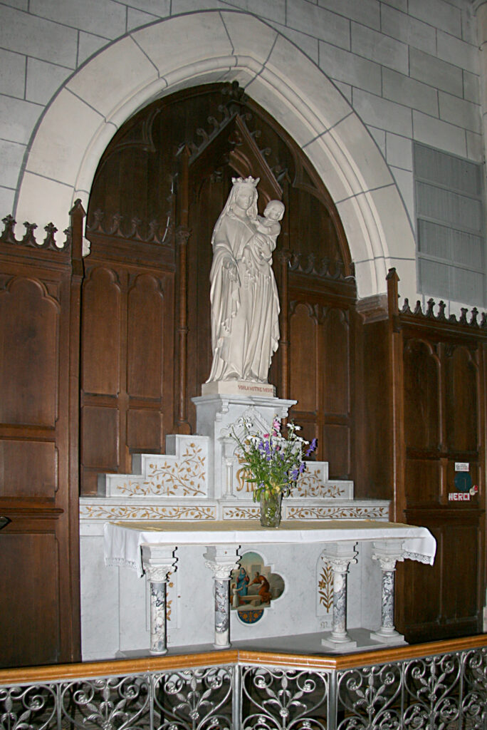 Eglise de la Possonnière - La statuaire (1)